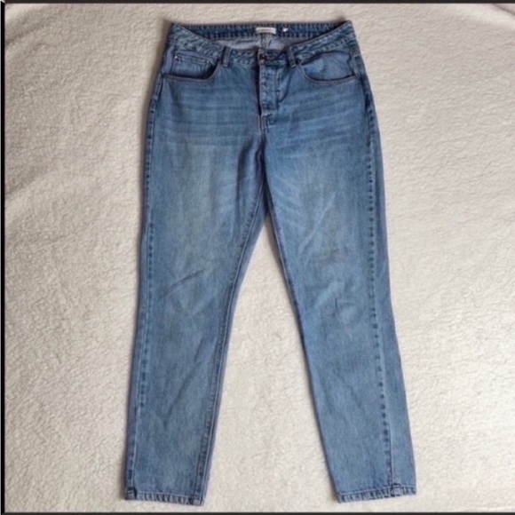 A Loves A Jeans Denim button Fly Mom Jeans loose fit
Size 29 x 28 Nordstroms - Picture 2 of 9